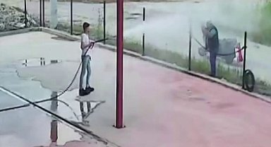 Serinlemek isteyen adam bakın ne yaptı