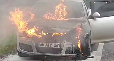 Seyir halindeki otomobil alevlere teslim oldu