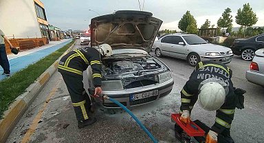 Seyir halindeki otomobilde korkutan yangın