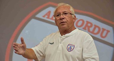 Seyit Mehmet Özkan: "Ülkemizdeki profesyonel futbol dünyası bana göre değil"