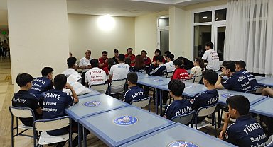 Short Track Milli Takımı depremzede çocukları unutmadı