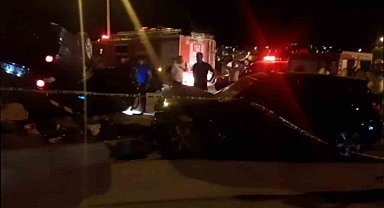 Siirt'te iki otomobil kafa kafaya çarpıştı: 1'i ağır 3 yaralı