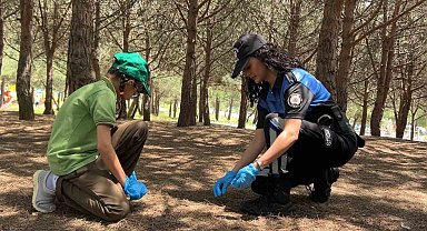 Şile'de 35 ilkokul öğrencisi polisler ile beraber çevre temizliği yaptı