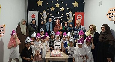 Simav'da 4-6 Yaş Kur'an Kursu öğrencilerinin karne heyecanı