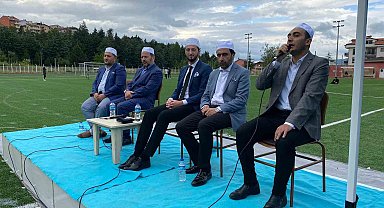 Simav'da düzenlenen hayır çarşısında Kur'an-ı Kerim ziyafeti