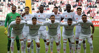 Sivasspor'da 9 futbolcunun sözleşmesi bitti