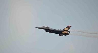 SOLOTÜRK'ten nefes kesen gösteri