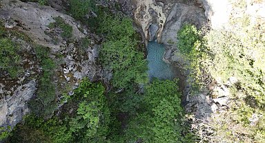 Spil Dağı'ndaki Saklı Kanyon dron ile görüntülendi