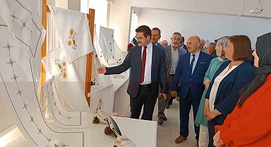 Şuhut Halk Eğitim Merkezi yıl sonu sergisi açtı