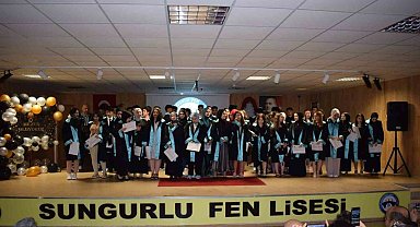 Sungurlu fen lisesinde mezuniyet sevinci