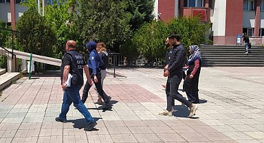 Şüphe üzerine durdurulan kadın torbacı çıktı