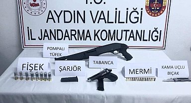 Şüphe üzerine durdurulan şahıslardan silah ele geçirildi