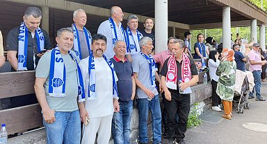 SV Özvatanspor şampiyon oldu, kupasını Halit Demir verdi