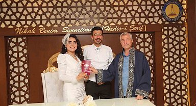 Tahmazoğlu'ndan nikahı kıyılan çiftlere sürpriz