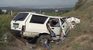 Takla atan otomobil hurdaya döndü: 4 yaralı