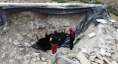 Tarihi Bayezid-i Bistami Türbesi'ne, molozların arasından ziyaret