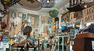 Tarihi çarşıda antikacı topluyor, cam ustası aslına uygun restore ediyor