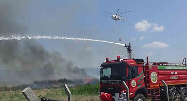 Tarım arazisinde çıkan yangına havadan ve karadan müdahale edildi