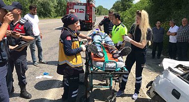 Tatile gittikleri otomobil takla atıp başka bir araçla çarpıştı: 1'i ağır 6 yaralı