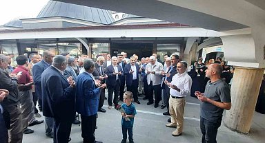 Tatvan'da hacı adayları kutsal topraklara uğurlandı