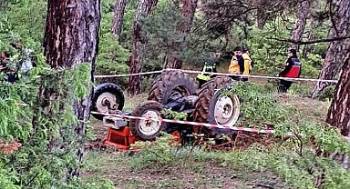 Tavşanlı'da devrilen traktörün sürücüsü hayatını kaybetti