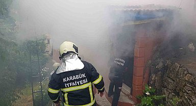 Tek katlı ev alevlere teslim oldu