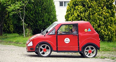 Teknofest'te tasarladıkları elektrikli araçla göz dolduran lise öğrecileri Togg servisine talip