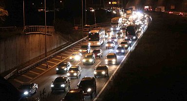TEM'in Bolu geçişinde trafik durma noktasına geldi