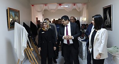 Tercan'da hayat boyu öğrenme sergisi açıldı