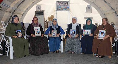 Teslim olan çocuklar evlat nöbetindeki ailelere umut oluyor