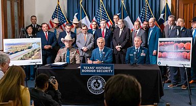 Texas, Meksika sınırına göçmenler ve kaçakçılar için yüzen bariyer koyacak