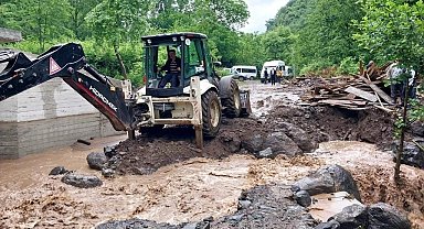 Tokat'ta sel nedeniyle yol ulaşıma kapandı