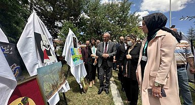 Toplum Ruh Sağlığı Merkezi'ndeki hastaların el emeği göz nuru eserleri sergilendi