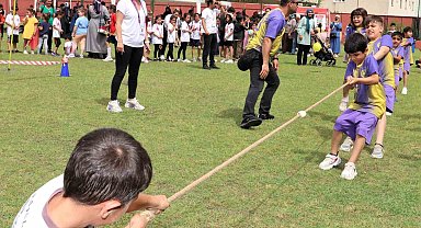 Toroslar'da çocuklar hem yarıştı hem doyasıya eğlendi