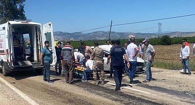 Traktör ve otomobil çarpıştı: 3 yaralı