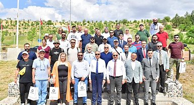 Turist rehberleri Diyarbakır'ın tarihi yerlerini gezdi