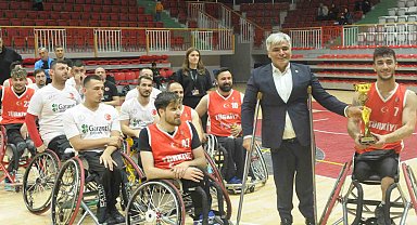 Türkiye ABD'yi finalde yenerek şampiyonluk kupasını kazandı