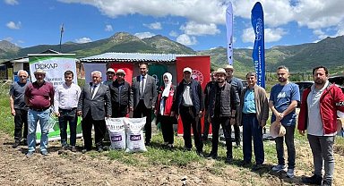 Türkiye'nin ilk karabuğday işleme fabrikasına sahip Gümüşhane'de buğday ekim sezonu başladı