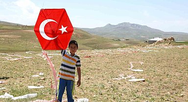 Tuşba Belediyesinden yaz tatili öncesi uçurtma şenliği