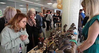 Tuzla'da ruh sağlığı merkezinde tedavi gören danışanların ele emeği ürünleri görücüye çıktı