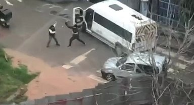 Tuzla'da tornavidalı ve kasklı kavga kamerada