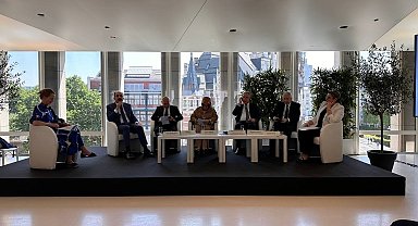 UCLG Başkanı Altay Brüksel'de Konya'nın deprem bölgesindeki çalışmalarını anlattı