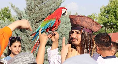 Uçurtma şenliği renkli görüntülere sahne oldu