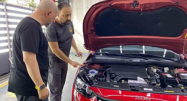 Ümraniye'de bayiden sıfır aldığı otomobil çıkma parçalı ve boyalı çıktı