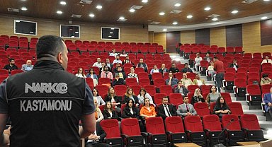 Üniversite personeline "En İyi Narkotik Polisi Anne" eğitimi