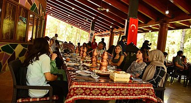 Üniversiteli depremzede öğrenciler Heyecan Parkı'nda stres attı