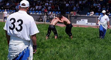 Üniversiteli pehlivanlar, Edirne'de çayıra çıktı