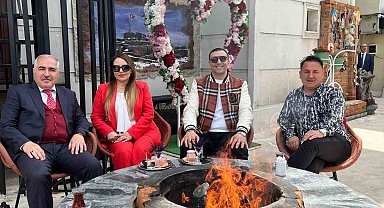 Ünlü organizatör Kars'ta 140 çeşit yemeğin yapıldığı yemek sergisine katıldı