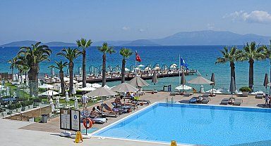 Ünlü tatil merkezi Çeşme'de bayram rezervasyonları yüzde 70'i aştı