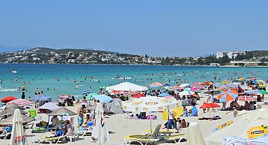 Ünlü tatil merkezi Çeşme'ye bayramda 1 milyon kişi bekleniyor